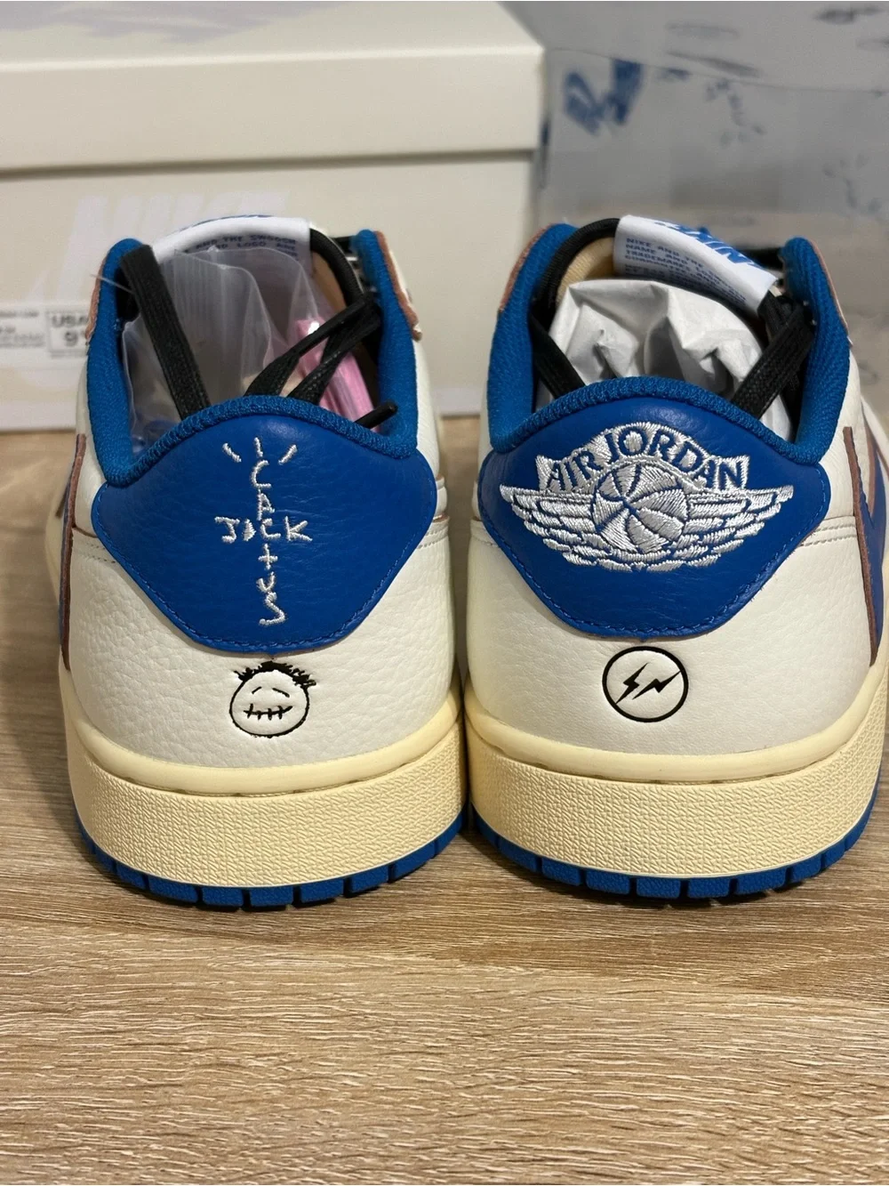 Jordan 1 low × Travis Scott Fragment 2.0